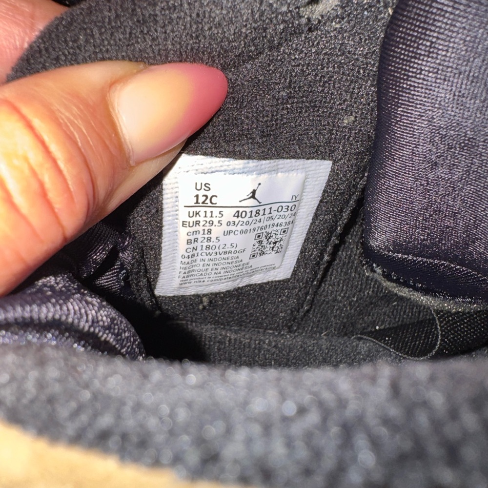Jordan 9 Retro PS Black and Olive Sneakers - Picture 6 of 6